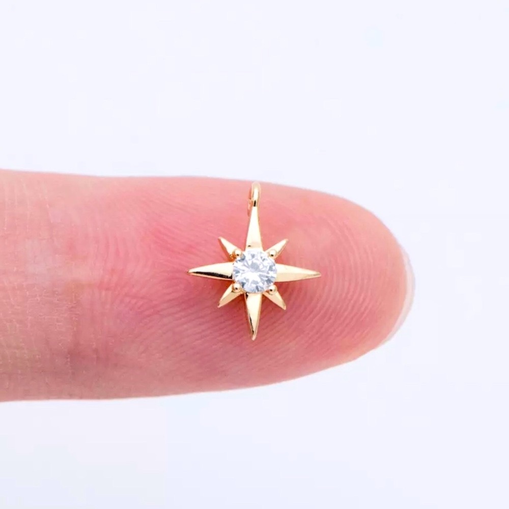 ✨✨Extra Tiny North Star Necklace✨✨ - Picture 2 of 5